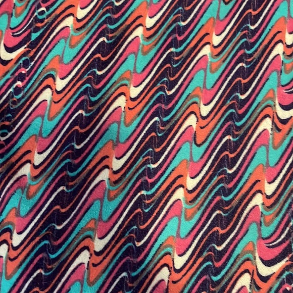 LuLaRoe design leggings - Picture 2 of 2